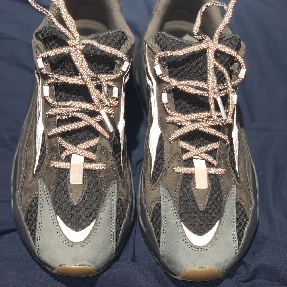 Yeezy 700 geode V2